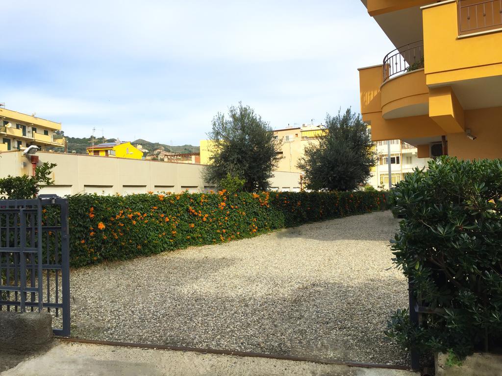 B&B Mareagro Santa Teresa Di Riva Luaran gambar