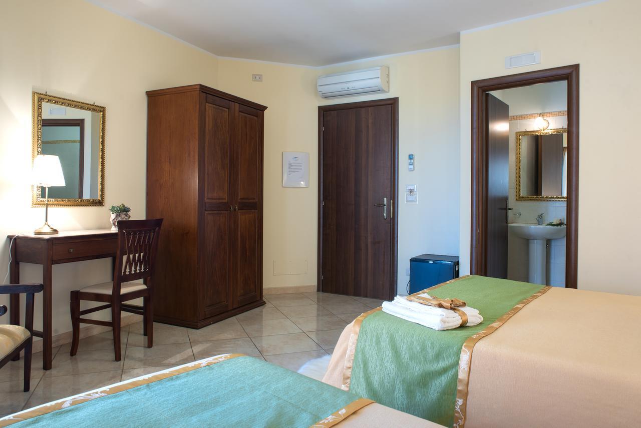 B&B Mareagro Santa Teresa Di Riva Luaran gambar