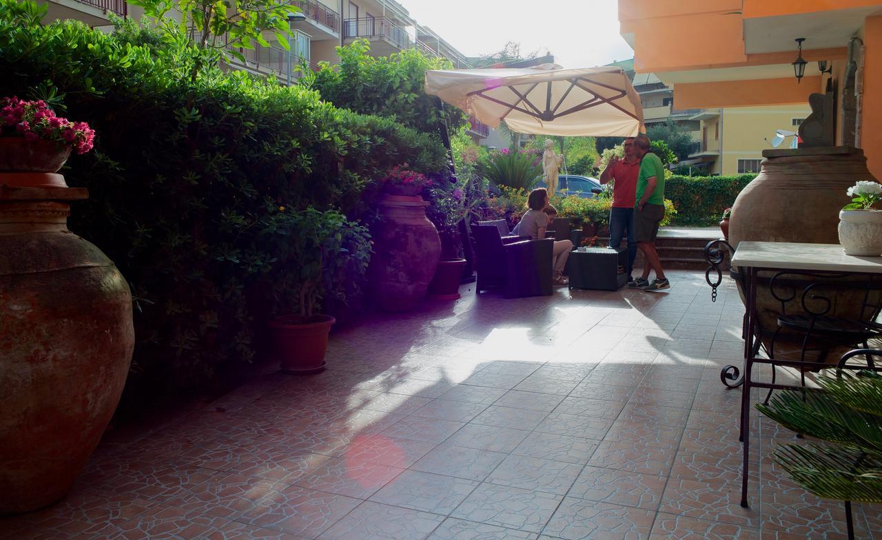 B&B Mareagro Santa Teresa Di Riva Luaran gambar