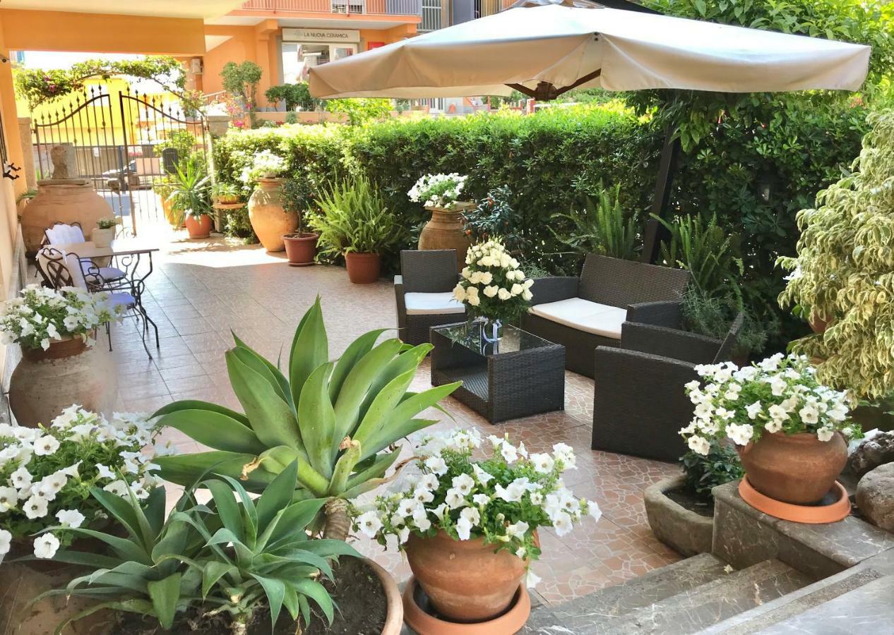 B&B Mareagro Santa Teresa Di Riva Luaran gambar